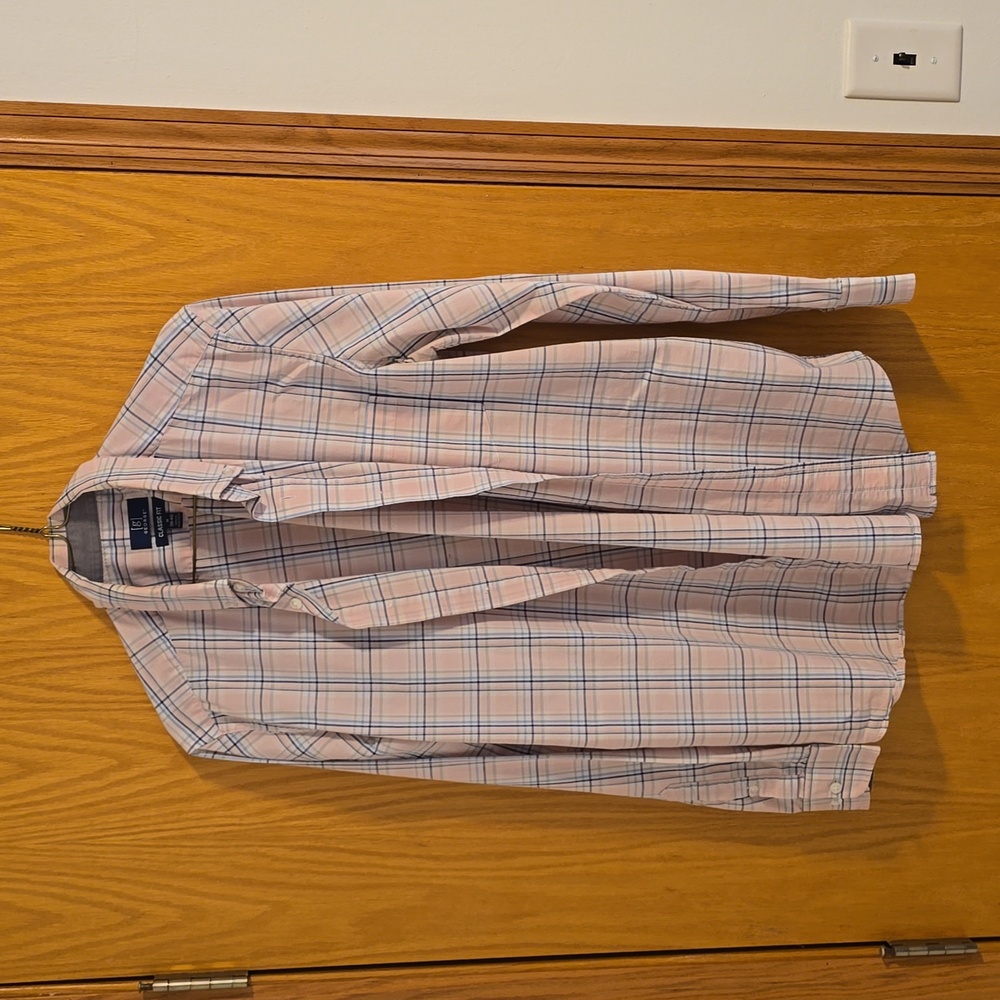 Size Medium Mens Dress Shirt